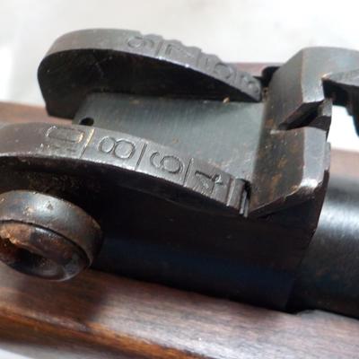 Mauser Model Fat 41, 6.6 x 52 mm Carcana rifle. est $200 to $600.