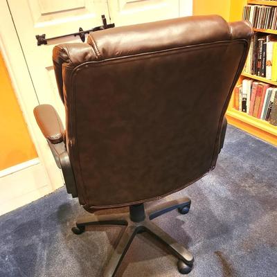 Lot #232  Nice Office Chair - good condition
