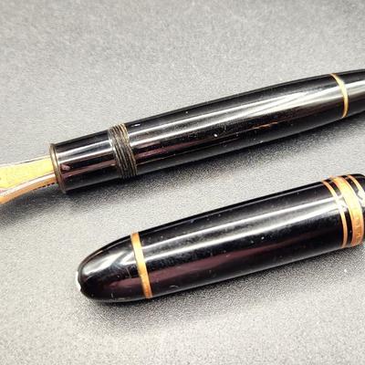 Lot #233   Vintage Mont Blanc Fountain Pen - 18kt Gold Nib