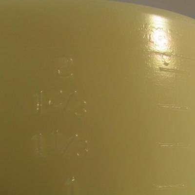 McKee Custard Colored Uranium Glass Measuring Cup- 2 Cup Capacity