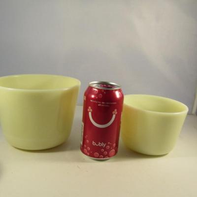 Vintage McKee Custard Colored Uranium Glass Bowls- Set of 3