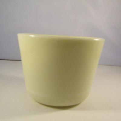 Vintage McKee Custard Colored Uranium Glass Bowl- Approx 6