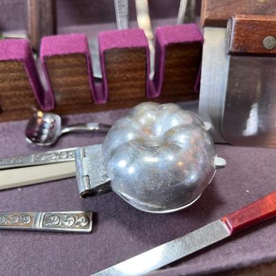Rogers silver plate, stainless Silverware, other utensils