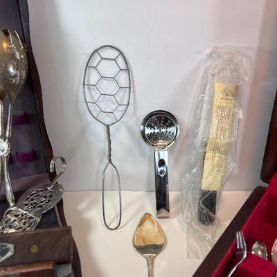 Rogers silver plate, stainless Silverware, other utensils