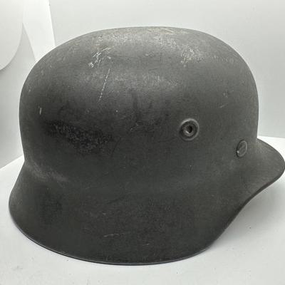 WWII GERMAN SINGLE DECAL ARMY M40 COMBAT HELMET