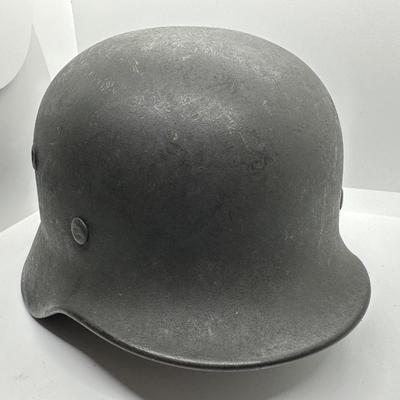 WWII GERMAN SINGLE DECAL ARMY M40 COMBAT HELMET