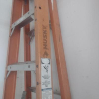Huskey Brand 7' Fiberglass Ladder
