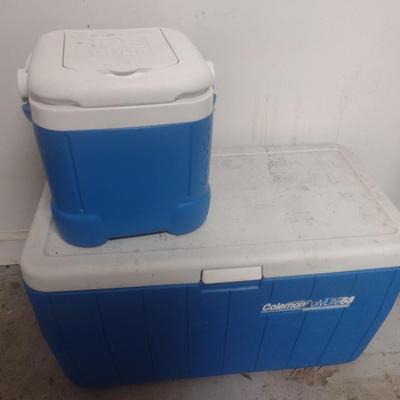 Pair of Ice Coolers Igloo and Coleman