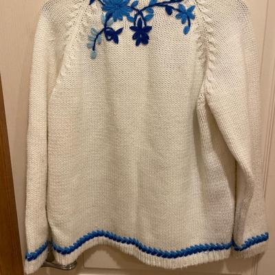 Vintage blue & cream sweater