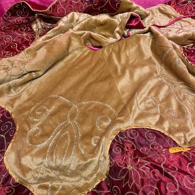 Christmas tree skirt
