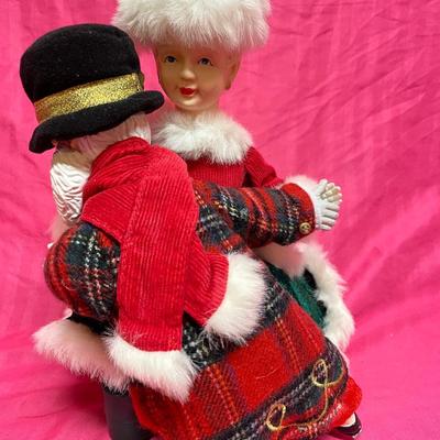 Santa and Ms Claus