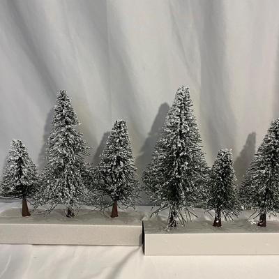 Department 56 Christmas Village & More (G-MG)