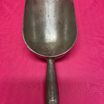 Metal Scoop