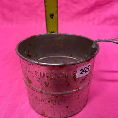 Vintage cup sifter