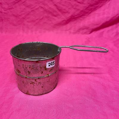 Vintage cup sifter