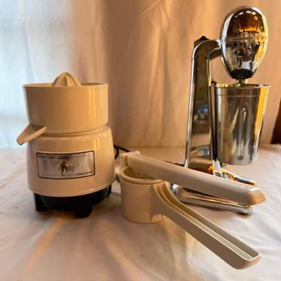 Waring Citrus Juicer, Hamilton Beach DrinkMaster Chrome Classic, & More (K-RG)