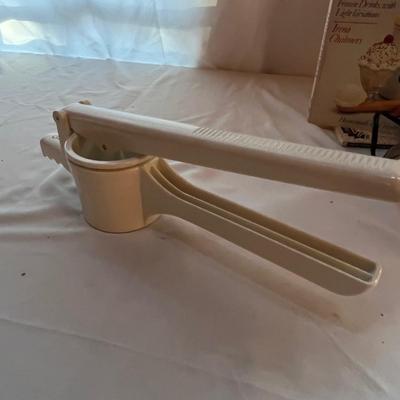 Waring Citrus Juicer, Hamilton Beach DrinkMaster Chrome Classic, & More (K-RG)