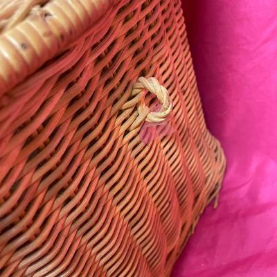 Vtg picnic basket