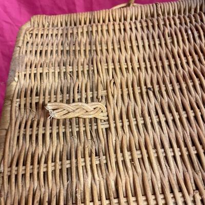 Vtg picnic basket
