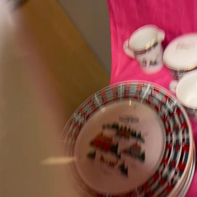 Lynns Christmas at Home dishes