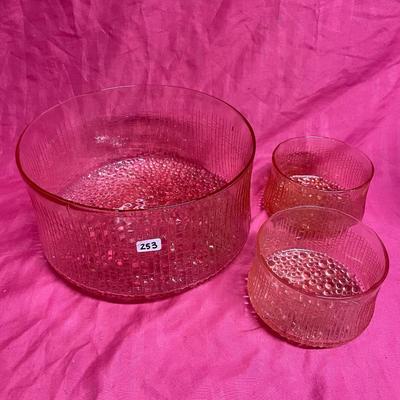 Decorative large pink bowl w/5 small bowls