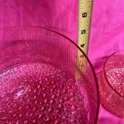 Decorative large pink bowl w/5 small bowls