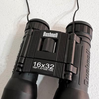 BUSHNELL ~ 16x32 Binoculars