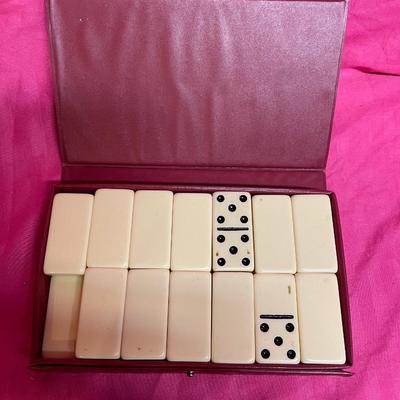 Dominoes