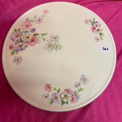 Beautiful cake/serving plate