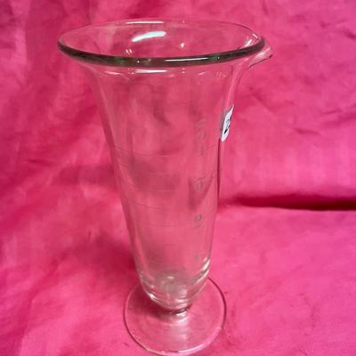 Measuring glass