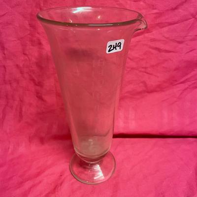 Measuring glass