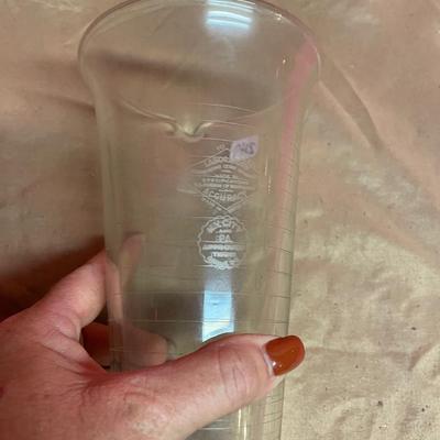 Measuring glass
