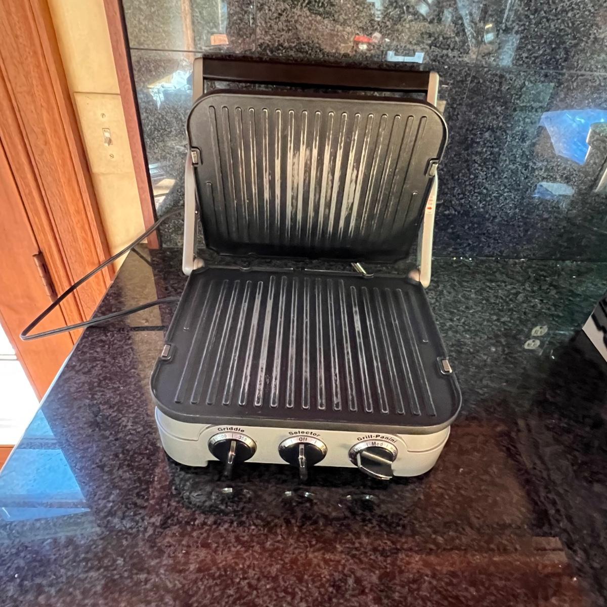 Cuisinart Griddler & Fryer Plus Vitantonio Waffle Maker (KRG