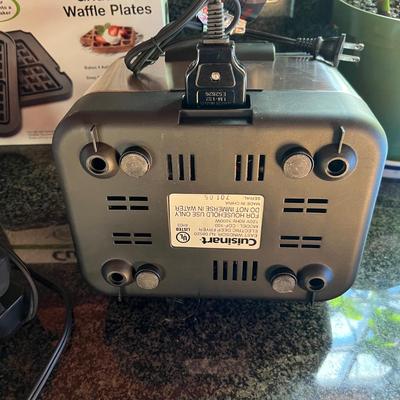 Cuisinart Griddler & Fryer Plus Vitantonio Waffle Maker (K-RG)