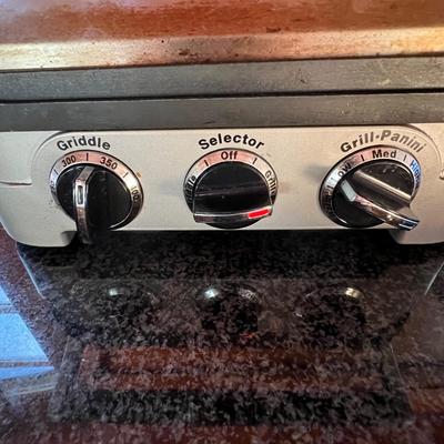 Cuisinart Griddler & Fryer Plus Vitantonio Waffle Maker (K-RG)
