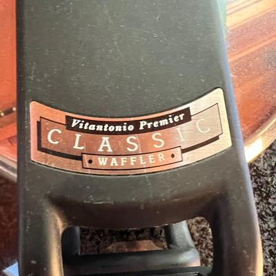 Cuisinart Griddler & Fryer Plus Vitantonio Waffle Maker (K-RG)