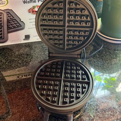 Cuisinart Griddler & Fryer Plus Vitantonio Waffle Maker (K-RG)