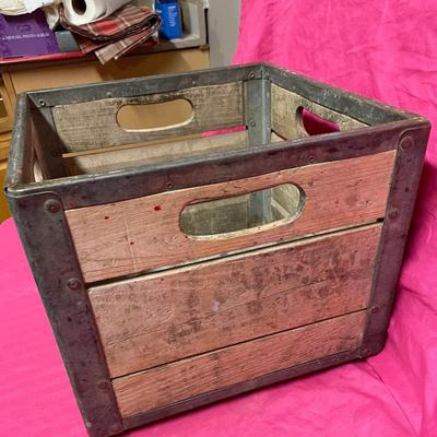 Heavy duty milk crate