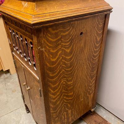 Pathe old record player