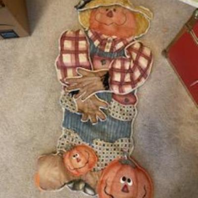 LOT 240 LOT OF VINTAGE FALL DECORATIONS