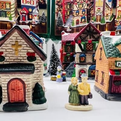 Vintage Light Up Bayberry Village & Winter Valley Christmas Village