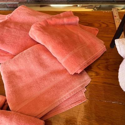 Lot of rust colored towels