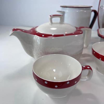 Farmhouse White and red enamel and Ceramic