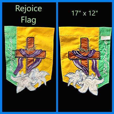 7 Small Seasonal & Holiday Yard Flags