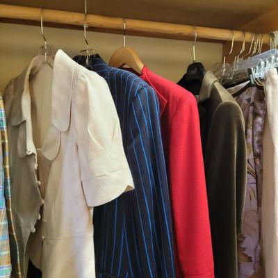 Womenâ€™s Sz M Neiman Marcus, Eileen Fisher Tops, Pants and More (PC1-CE)