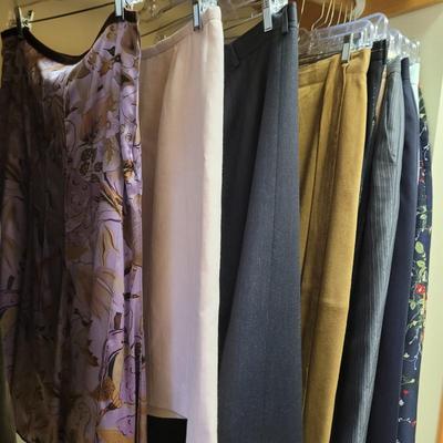 Womenâ€™s Sz M Neiman Marcus, Eileen Fisher Tops, Pants and More (PC1-CE)