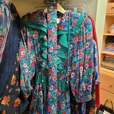 Womenâ€™s Sz S/M Diane Freis Sets and More (PC1-CE)