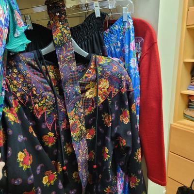 Womenâ€™s Sz S/M Diane Freis Sets and More (PC1-CE)