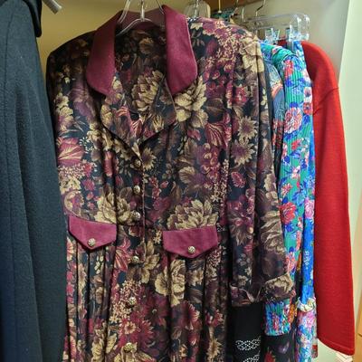 Womenâ€™s Sz S/M Diane Freis Sets and More (PC1-CE)
