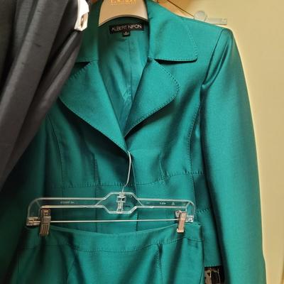 Womenâ€™s Sz M Sets and Dresses by LaurÃ¨l, Albert Nipon, & More (PC1-CE)
